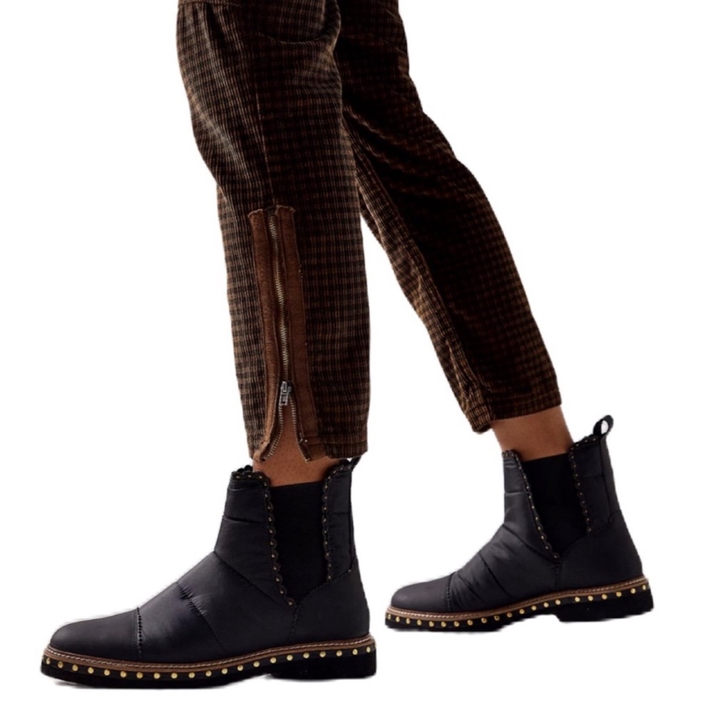 Free People Atlas Puffer Chelsea Black Booties Size 6